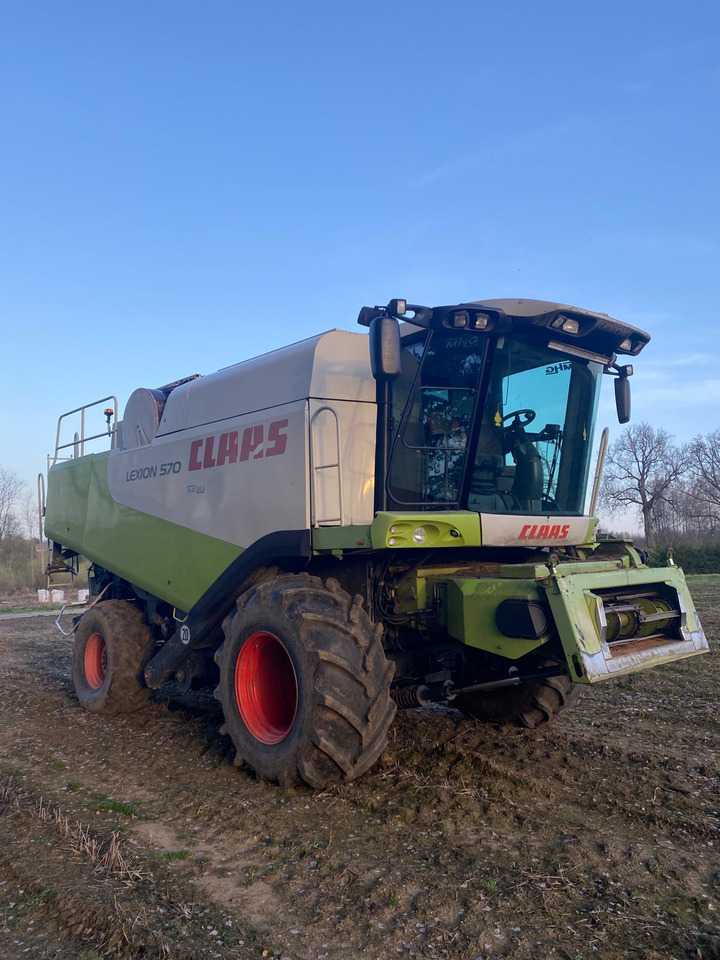 Combine harvester CLAAS Lexion 570: picture 2