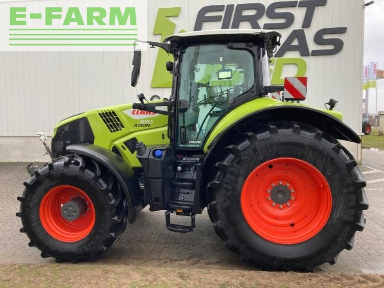 Farm tractor CLAAS axion 870: picture 10