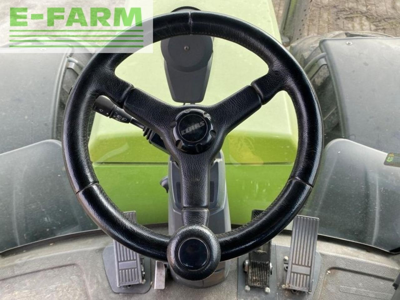 Farm tractor CLAAS xerion 3800 vc: picture 36