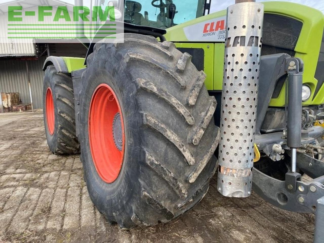 Farm tractor CLAAS xerion 3800 vc: picture 12