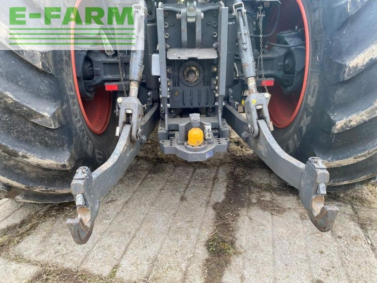Farm tractor CLAAS xerion 3800 vc: picture 20
