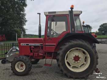 Farm tractor Case-IH 745XL: picture 1