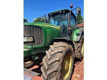 JOHN DEERE 6920s - farm tractor