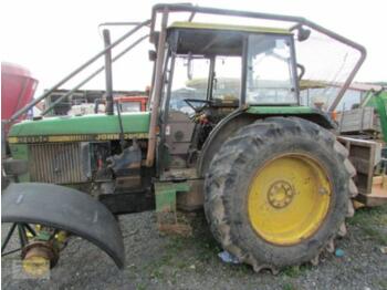 John Deere 2650 - farm tractor
