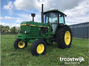 John Deere 4040 - farm tractor