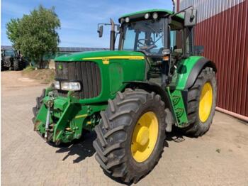 Farm tractor John Deere 6820