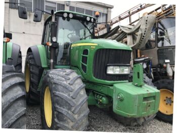 Farm tractor John Deere 7530