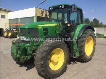 Farm tractor John Deere 7530p