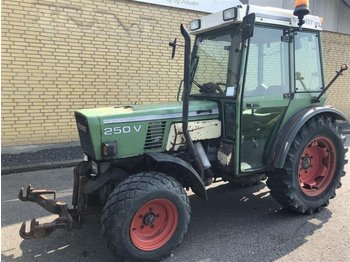 Farm tractor Fendt 250 V. Frontlift & Front PTO: picture 1