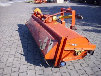 Dücker UM 27 - Flail mower