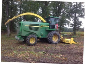 Forage harvester John Deere 7200