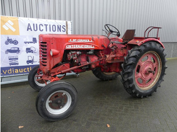 Farm tractor International F265D: picture 1