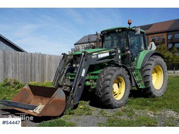 Farm tractor JOHN DEERE 6920s with front loader and tools: picture 1