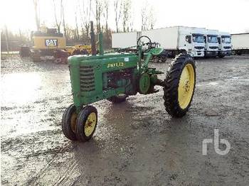 Farm tractor JOHN DEERE B: picture 1