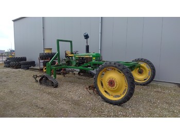 Tracked tractor John Deere 1030 rups: picture 1