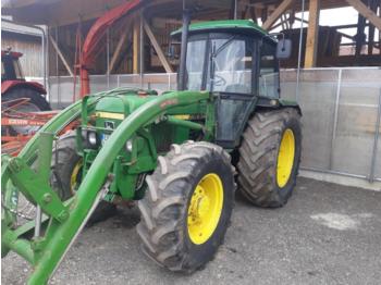 Farm tractor John Deere 2040: picture 1