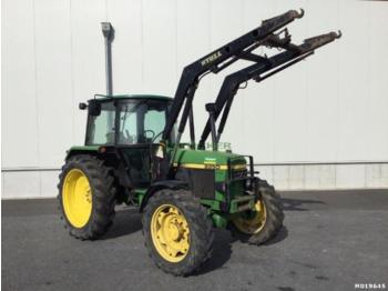 Farm tractor John Deere 2250: picture 1