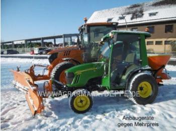 Farm tractor John Deere 2520: picture 1