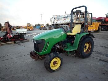 Compact tractor John Deere 3520: picture 1