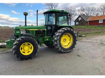 Farm tractor John Deere 3640: picture 1