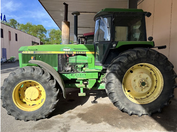 Farm tractor John Deere 4850: picture 1
