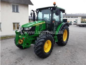 Farm tractor John Deere 5067 e: picture 1