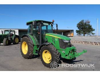 Farm tractor John Deere 5115 M: picture 1