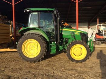 Farm tractor John Deere 5115 R: picture 1