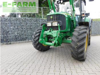 Farm tractor JOHN DEERE 6220