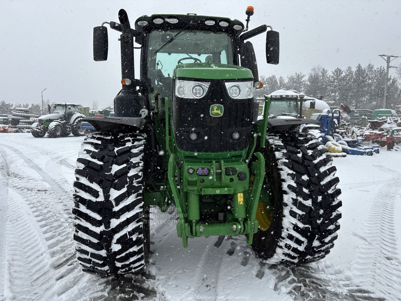 Farm tractor John Deere 6230R: picture 4