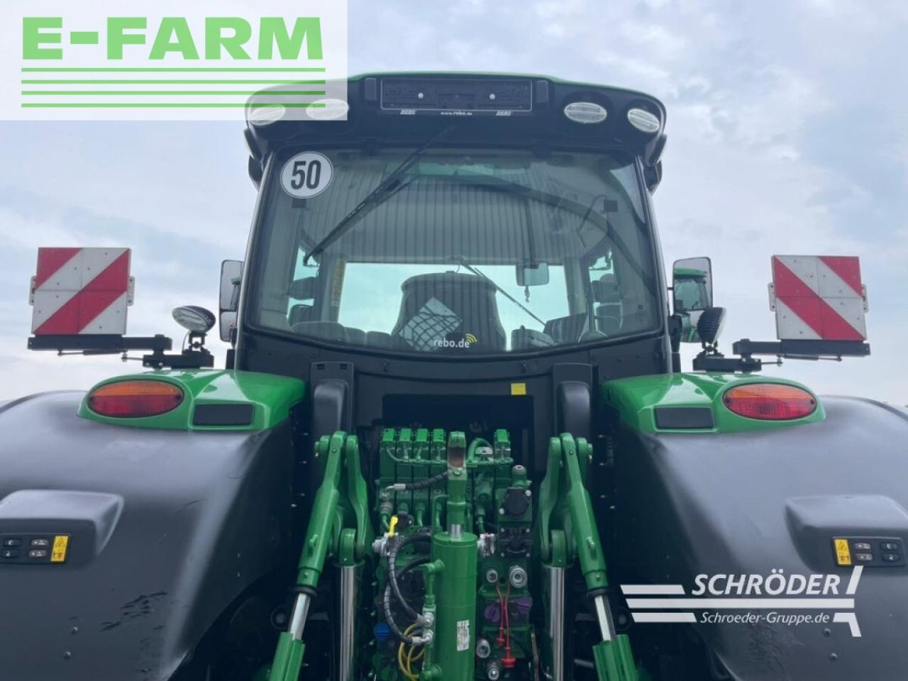 Farm tractor John Deere 6250 r: picture 17