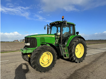 Farm tractor JOHN DEERE 6520
