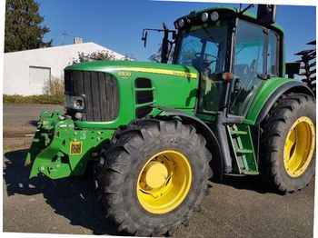 Farm tractor John Deere 6530: picture 1