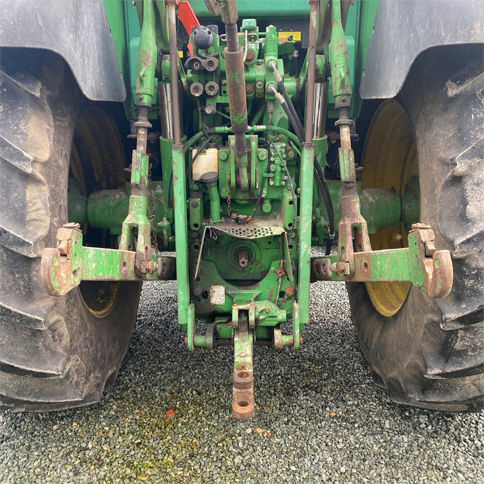 Farm tractor John Deere 6820: picture 7