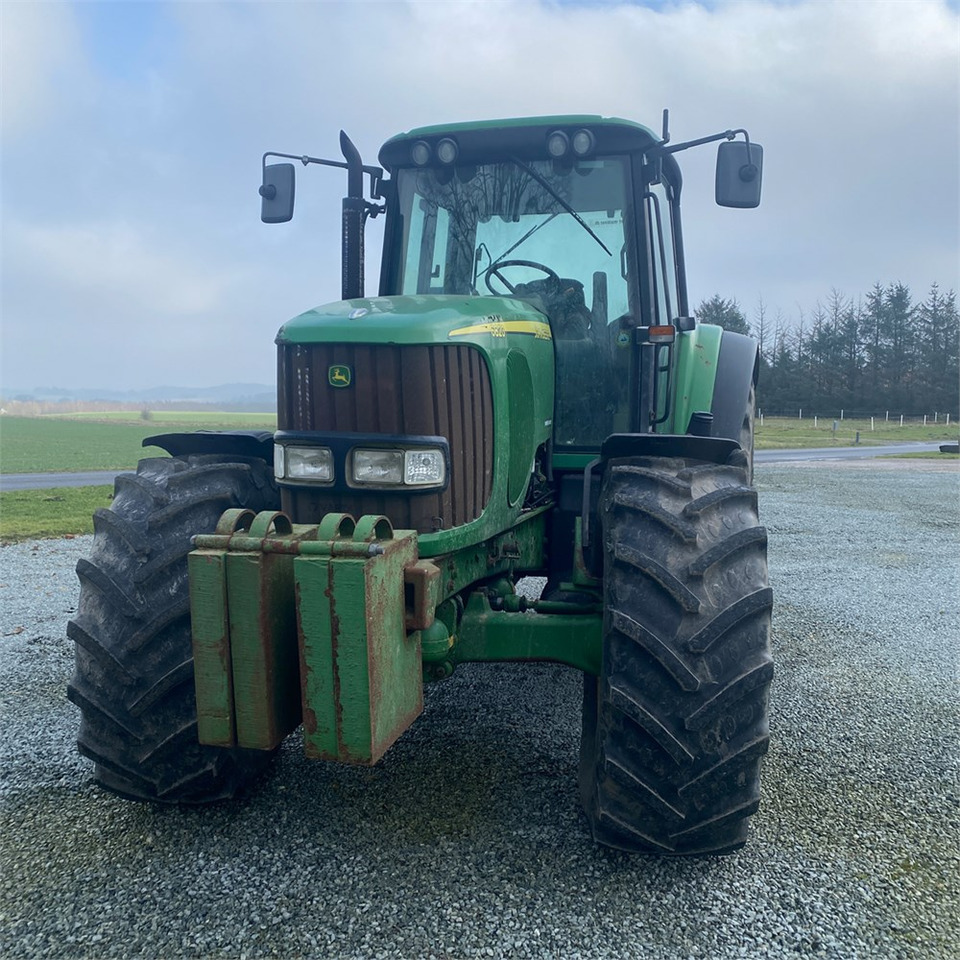 Farm tractor John Deere 6820: picture 8