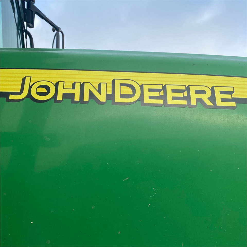 Farm tractor John Deere 6820: picture 22