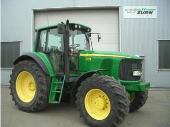 Farm tractor John Deere 6920: picture 1