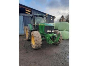 Farm tractor John Deere 6920: picture 1