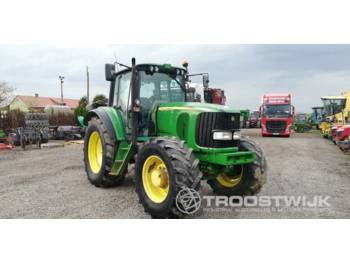 Farm tractor John Deere 6920s: picture 1