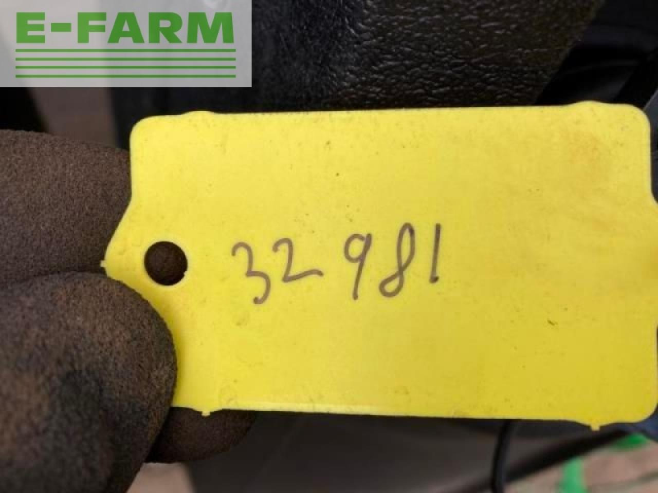 Farm tractor John Deere 7250r: picture 18