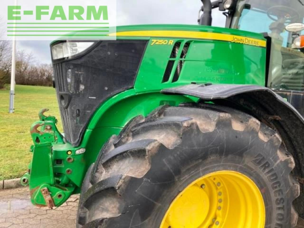 Farm tractor John Deere 7250r: picture 19