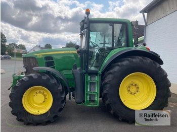 Farm tractor John Deere 7530: picture 1