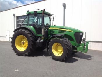 Farm tractor John Deere 7720: picture 1