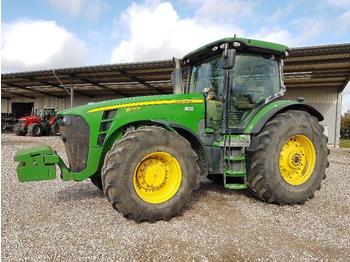 Farm tractor John Deere 8270R: picture 1