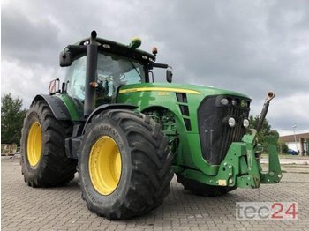 Farm tractor John Deere 8320 R: picture 1