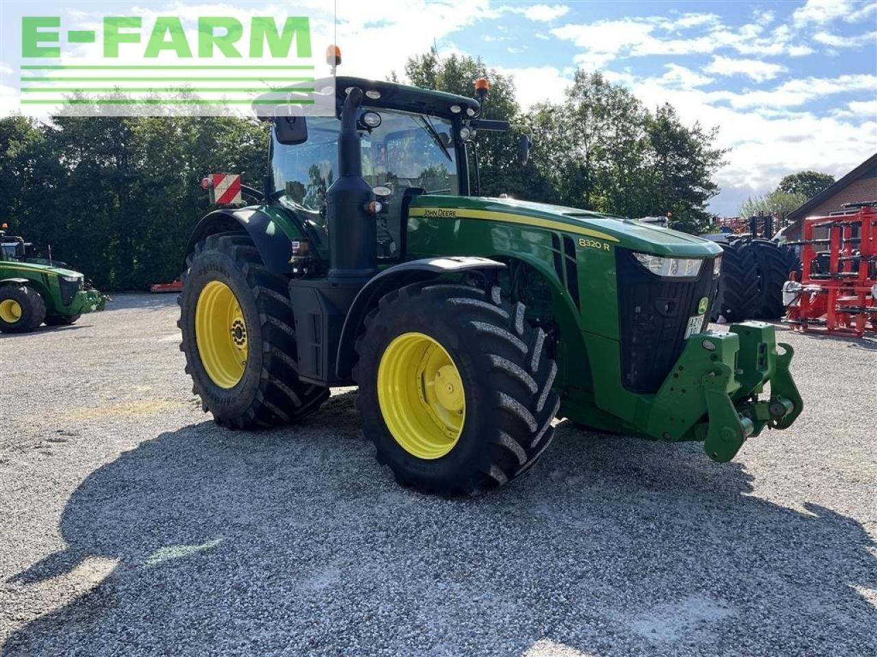 Farm tractor John Deere 8320r med front lift og front pto: picture 3
