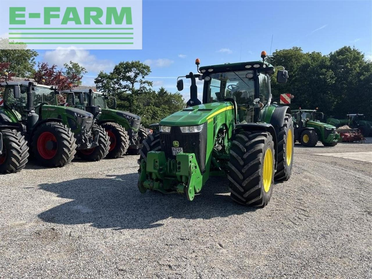 Farm tractor John Deere 8320r med front lift og front pto: picture 2