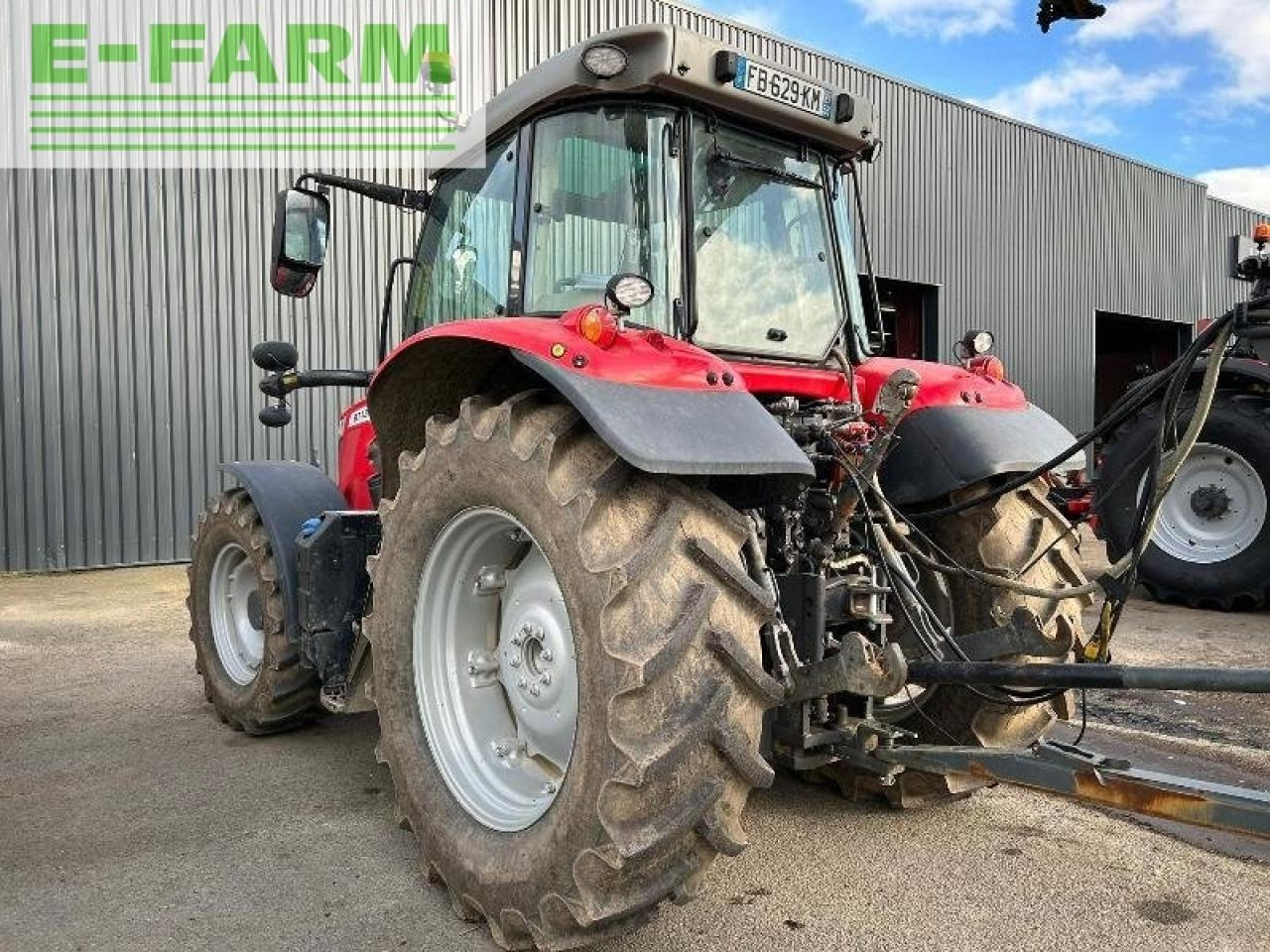 Farm tractor Massey Ferguson mf6713s new: picture 3