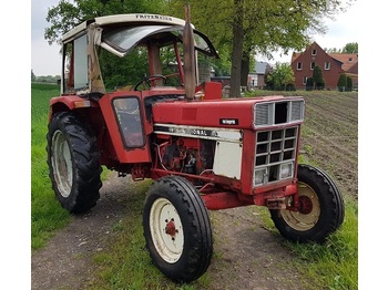 Farm tractor McCormick 644: picture 1