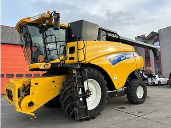 Combine harvester NEW HOLLAND CR9080